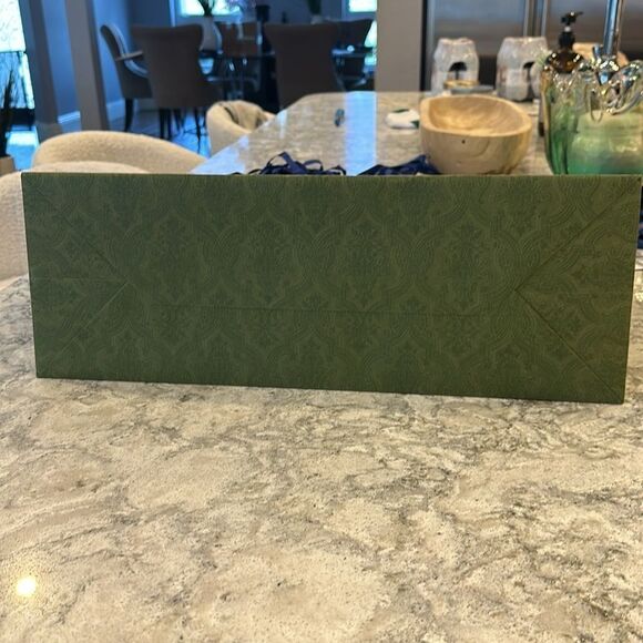 🛍️ Authentic Gucci Shopping Bag - 18.75” x 14” x 6.75” - Stylish and Functional - Picture 4 of 4